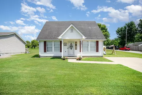70 Kaye St, Berea, KY 40403