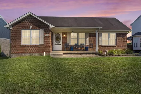 8812 Wisdom Ln, Louisville, KY 40229