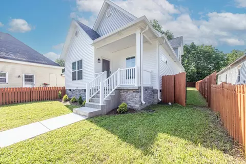 704 Vine St, Paris, KY 40361