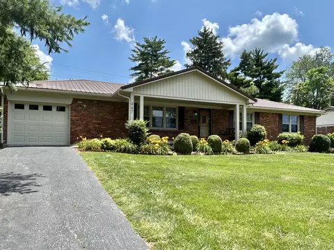 947 Brookhaven Dr, Frankfort, KY 40601