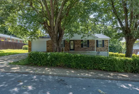 204 Kelly St, Paris, KY 40361