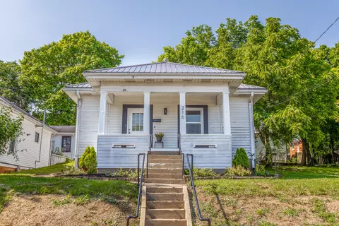 216 E Office St, Harrodsburg, KY 40330