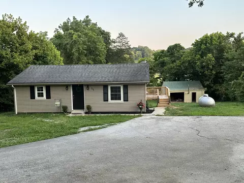 35 Rogers Ln, Irvine, KY 40336