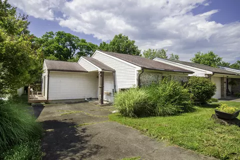 1317 Grafton Dr, Lexington, KY 40515