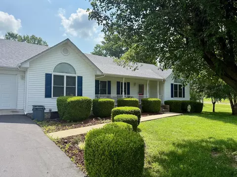 52 Lucy Ln, Jamestown, KY 42629