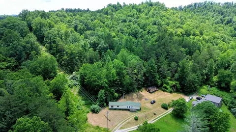 198 Valley Ln, Manchester, KY 40962