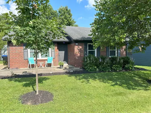 121 Schenkelwood Dr, Frankfort, KY 40601