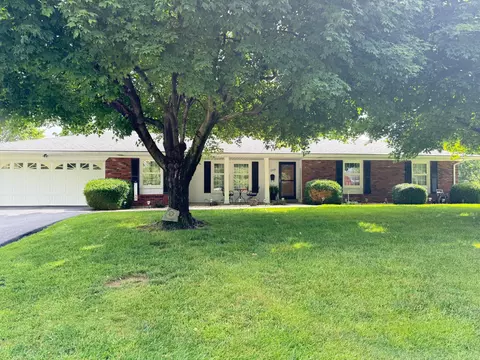 1310 Lago Dr, Frankfort, KY 40601