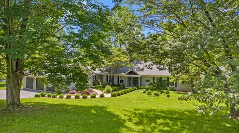 4932 Hidden River Dr, Lexington, KY 40511
