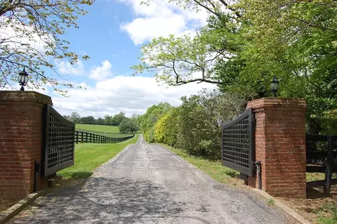 545 Sugar Hill Rd, Versailles, KY 40383