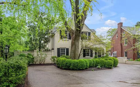951 Cooper Dr, Lexington, KY 40502