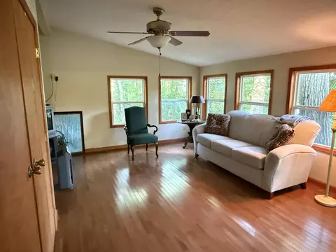 Living - 546 Sellars Rd, Nancy, KY 42544 photo 2 of 2