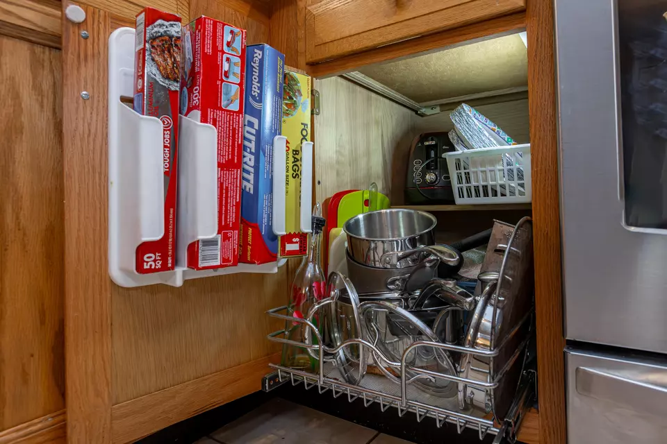 Kitchen - 206 Candlewood Dr, Danville, KY 40422 photo 4 of 5