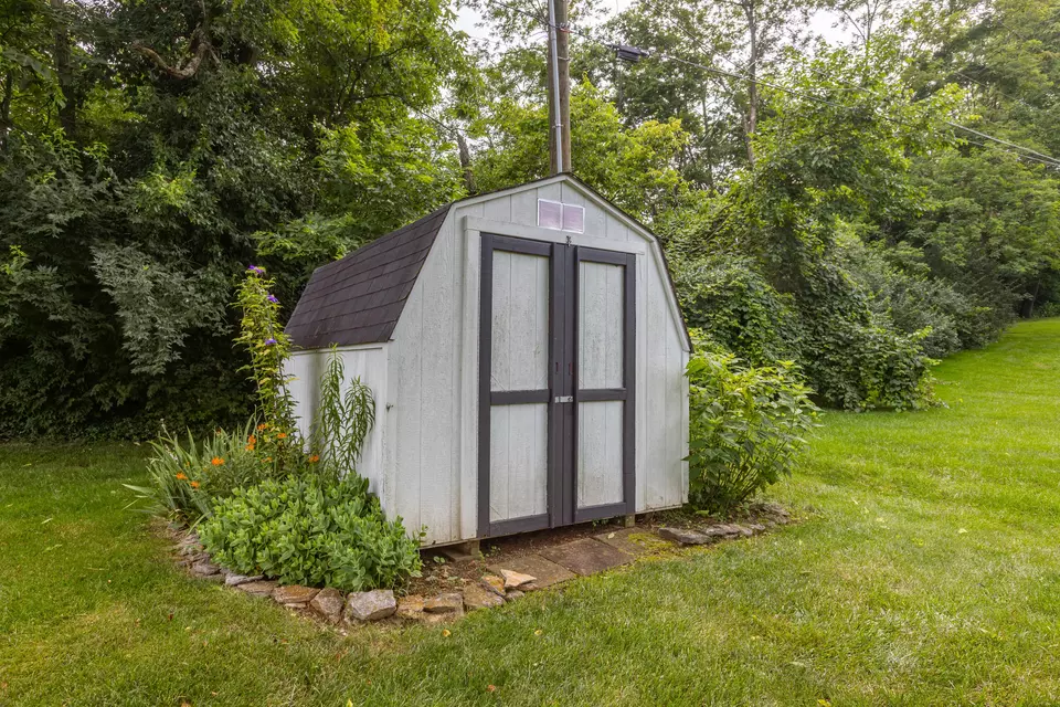 Exterior - 206 Candlewood Dr, Danville, KY 40422 photo 8 of 10