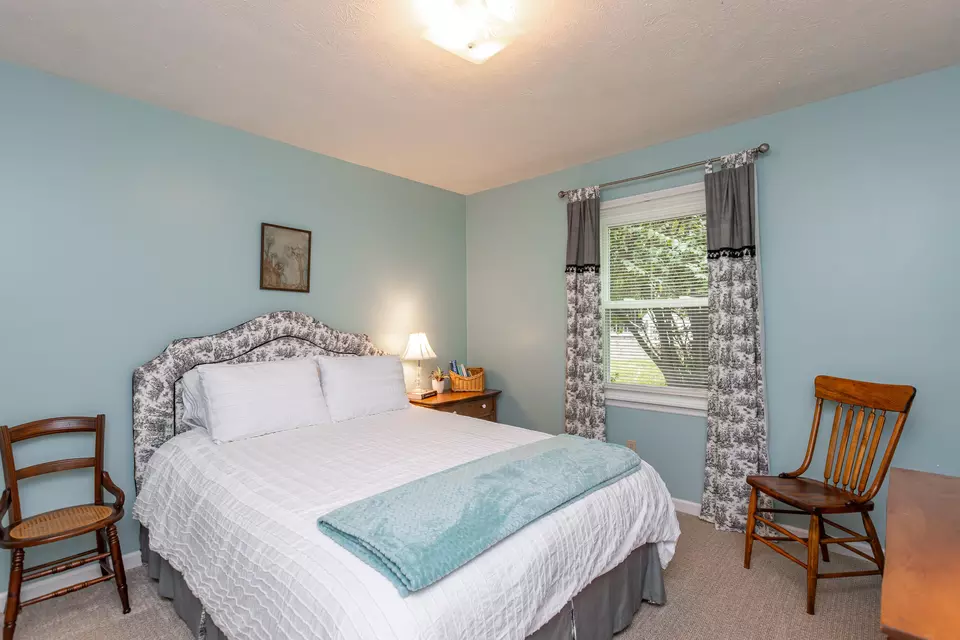 Bedroom - 206 Candlewood Dr, Danville, KY 40422 photo 3 of 5