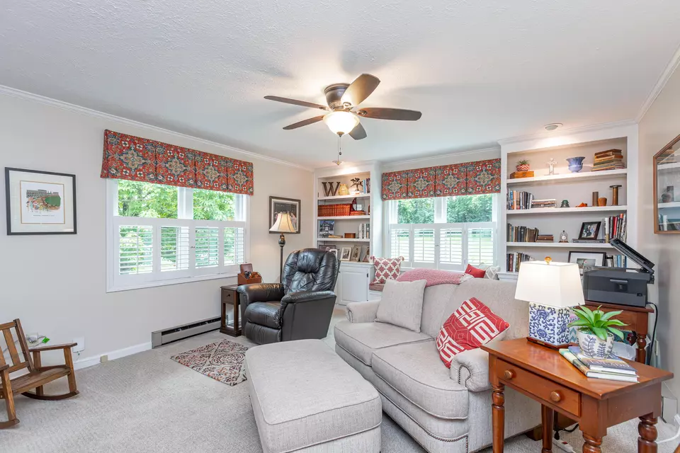 Living - 206 Candlewood Dr, Danville, KY 40422 photo 1 of 5