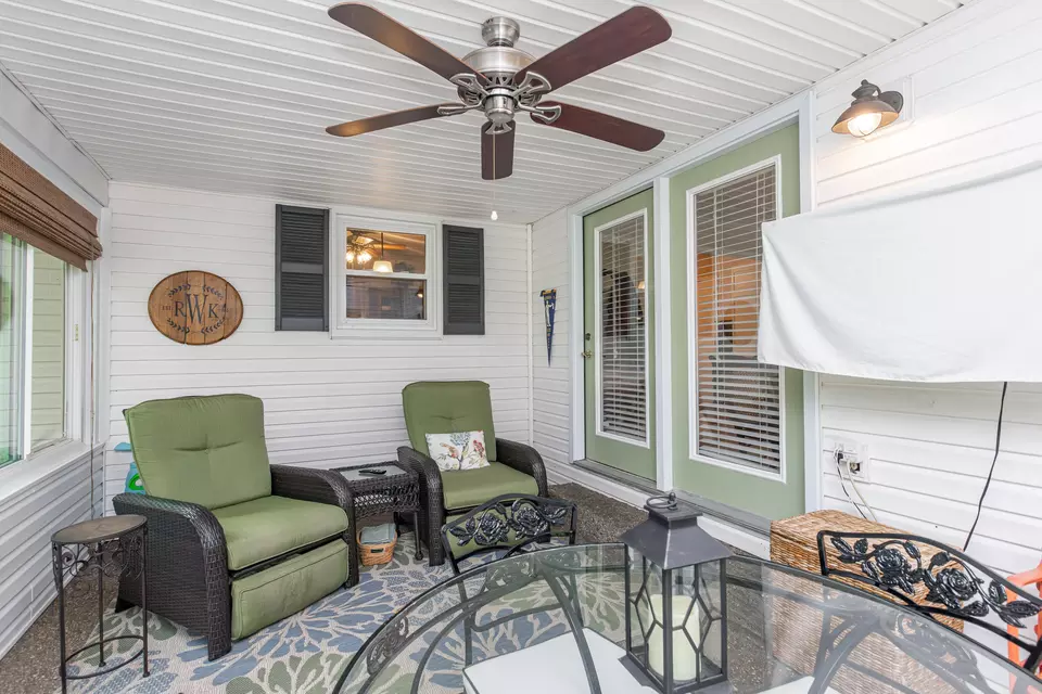 Exterior - 206 Candlewood Dr, Danville, KY 40422 photo 4 of 10