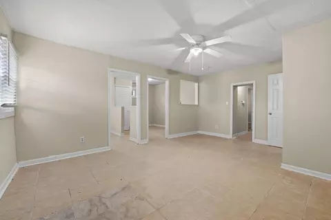 Living - 519 E Walnut St, Danville, KY 40422 photo 5 of 5