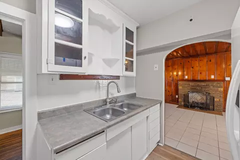 Kitchen - 519 E Walnut St, Danville, KY 40422 photo 2 of 3