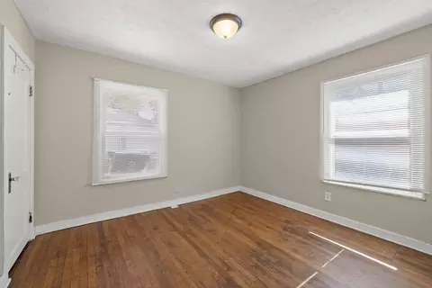 Bedroom - 519 E Walnut St, Danville, KY 40422 photo 2 of 7