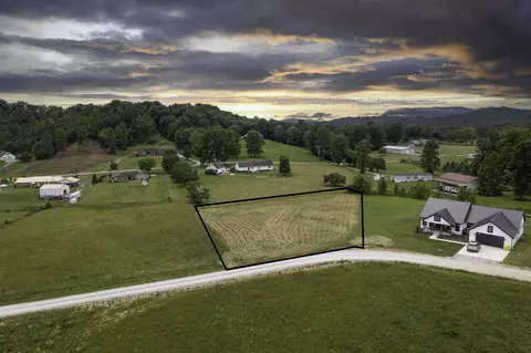 718 Laredo Dr, London, KY 40741