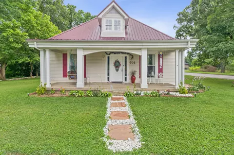 702 E 2nd St, Russellville, KY 42276