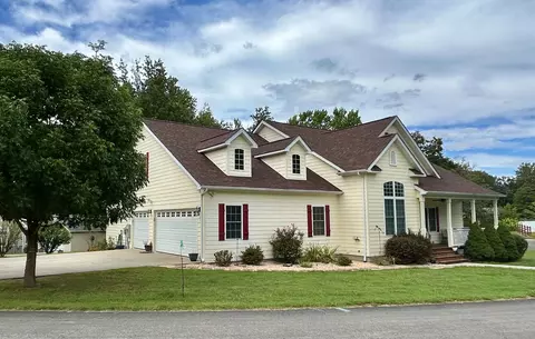 141 Cherokee Springs Ct, Jamestown, KY 42629