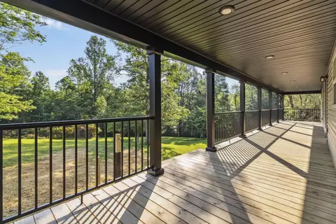 Exterior - 899 Ralley Rd, Keavy, KY 40737 photo 5 of 10