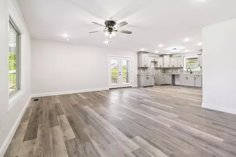 Living - 899 Ralley Rd, Keavy, KY 40737 photo 2 of 11