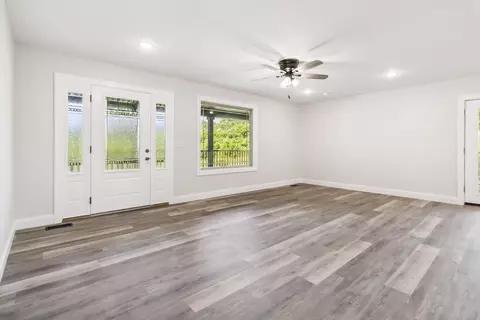 Living - 899 Ralley Rd, Keavy, KY 40737 photo 10 of 11