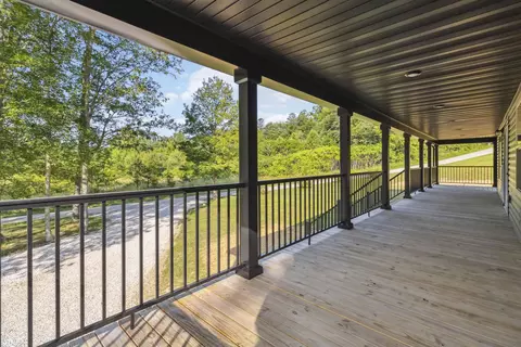 Exterior - 899 Ralley Rd, Keavy, KY 40737 photo 4 of 10