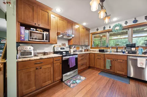 Kitchen - 65 Trenton Ct, Nancy, KY 42544 photo 2 of 4