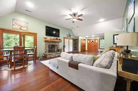 Living - 65 Trenton Ct, Nancy, KY 42544 photo 1 of 3