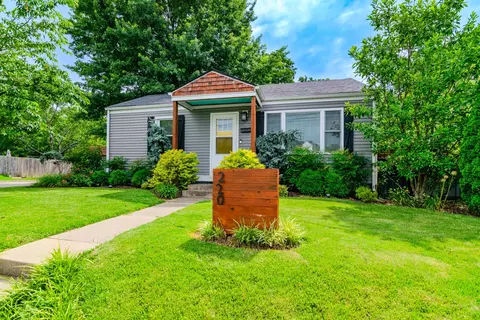 220 Hillcrest Ave, Lexington, KY 40505