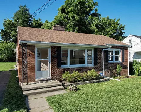 424 W Factory St, Harrodsburg, KY 40330
