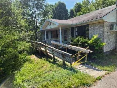 76 Box Bear Tra, Beattyville, KY 41311
