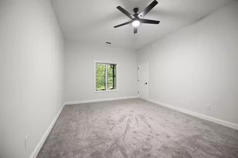 Bedroom - 214 Hunter Dr, Lancaster, KY 40444 photo 6 of 9