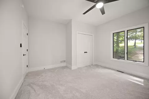 Bedroom - 214 Hunter Dr, Lancaster, KY 40444 photo 5 of 9