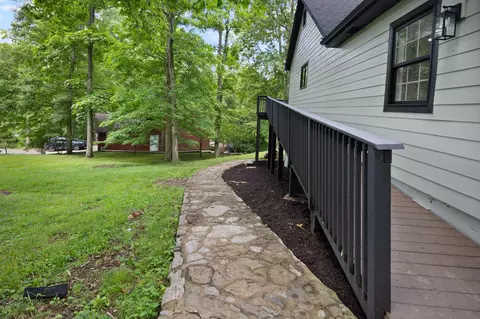 Exterior - 214 Hunter Dr, Lancaster, KY 40444 photo 12 of 16