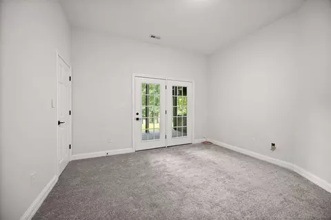 Bedroom - 214 Hunter Dr, Lancaster, KY 40444 photo 9 of 9