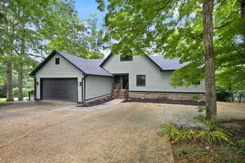 Exterior - 214 Hunter Dr, Lancaster, KY 40444 photo 14 of 16