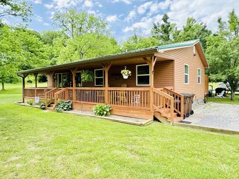 675 Stanford St, Crab Orchard, KY 40419