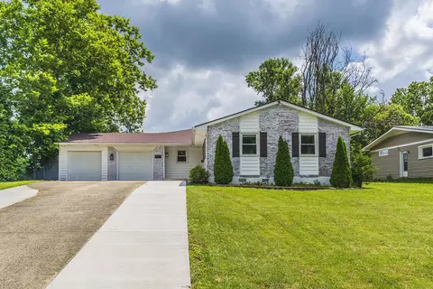 915 Crosshill Dr, Frankfort, KY 40601