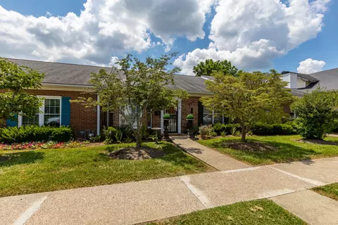 514 E Walnut St, Danville, KY 40422 photo 3