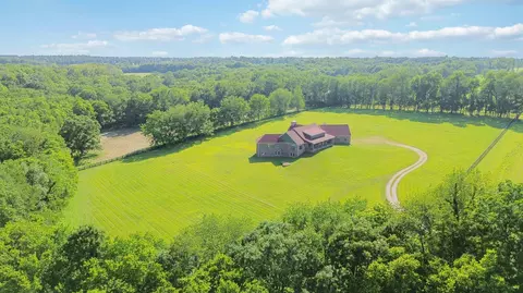 1599 Woodlake Rd, Midway, KY 40347