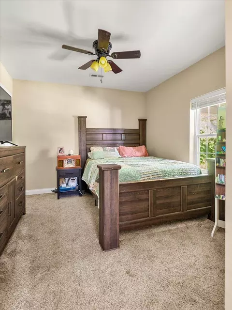Bedroom - 149 Hawe St, Corbin, KY 40701 photo 2 of 8