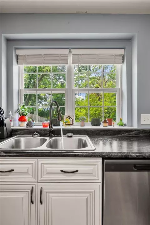 Kitchen - 149 Hawe St, Corbin, KY 40701 photo 3 of 5
