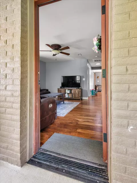 Entry Way - 149 Hawe St, Corbin, KY 40701 photo 1 of 3