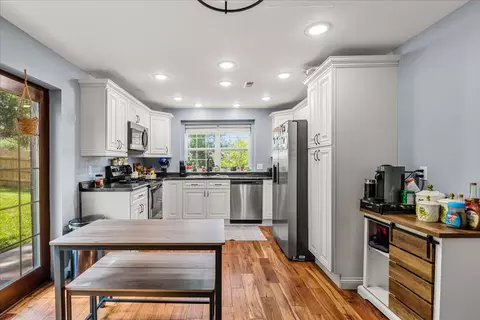 Kitchen - 149 Hawe St, Corbin, KY 40701 photo 2 of 5