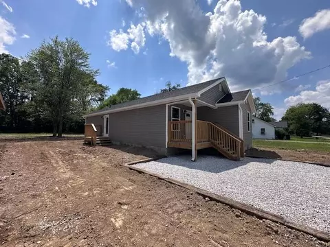 51 Bright St, Stanton, KY 40380 photo 2